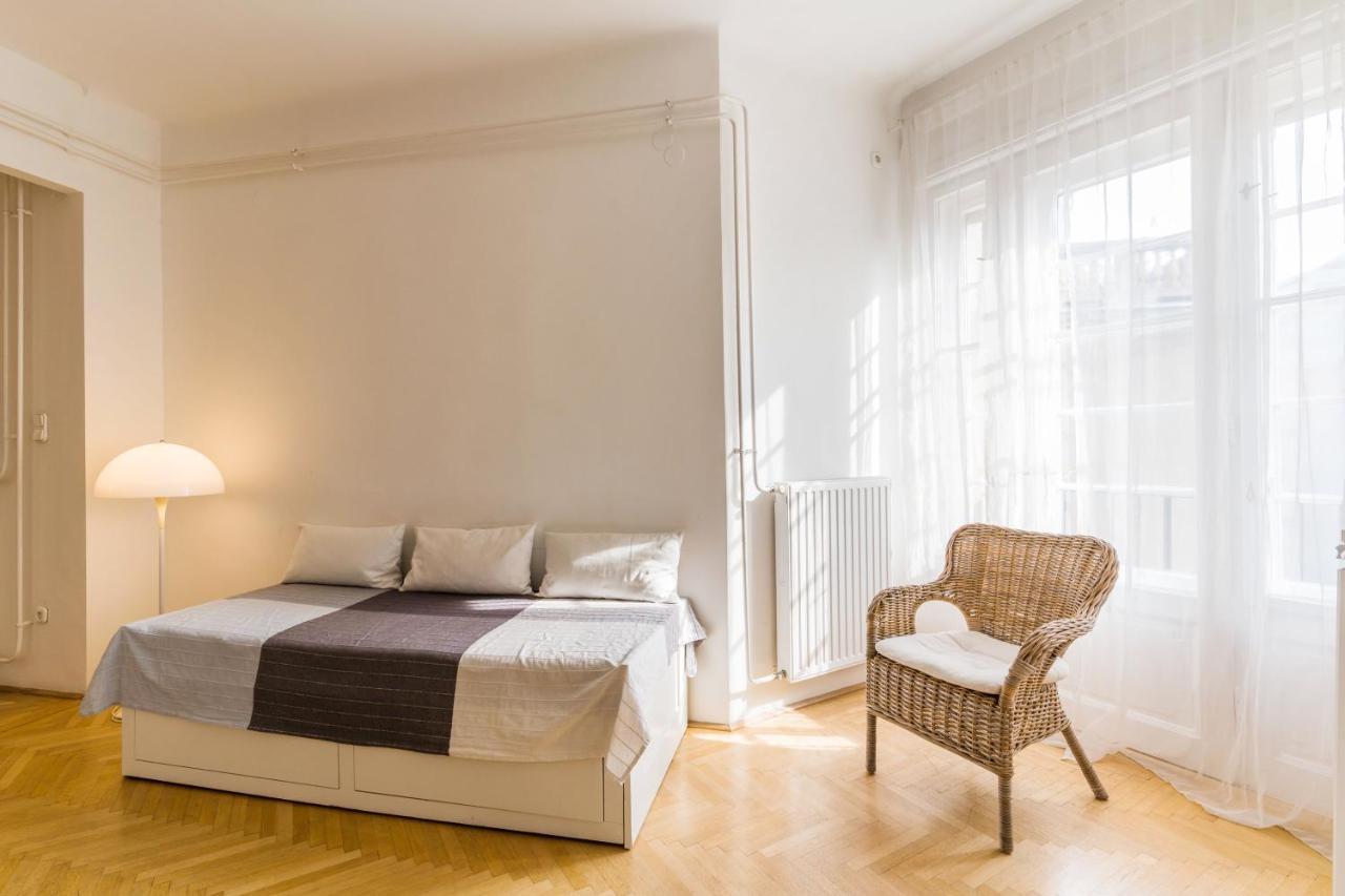 Klauzal Apartment W/3 Bedrooms, French Balcony Budapeste Exterior foto
