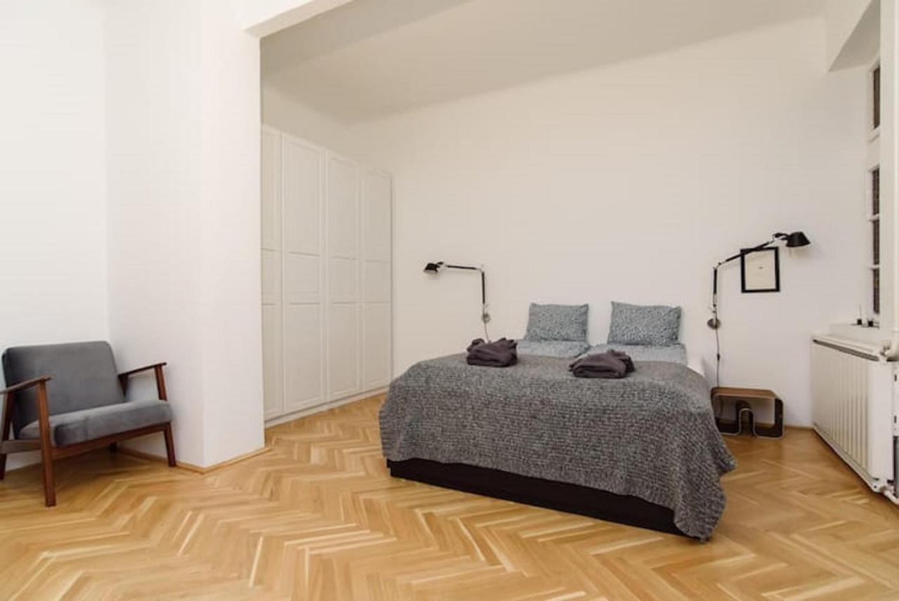 Klauzal Apartment W/3 Bedrooms, French Balcony Budapeste Exterior foto