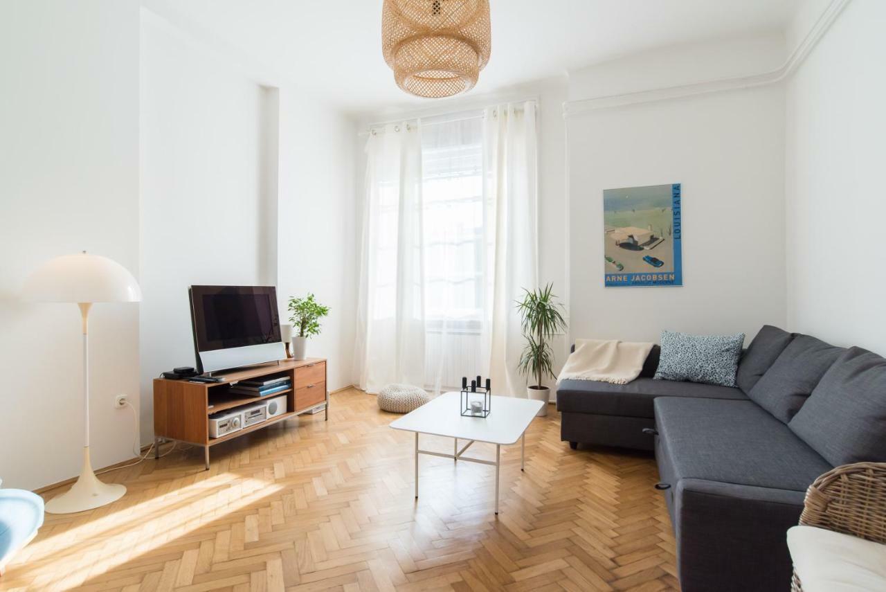 Klauzal Apartment W/3 Bedrooms, French Balcony Budapeste Exterior foto
