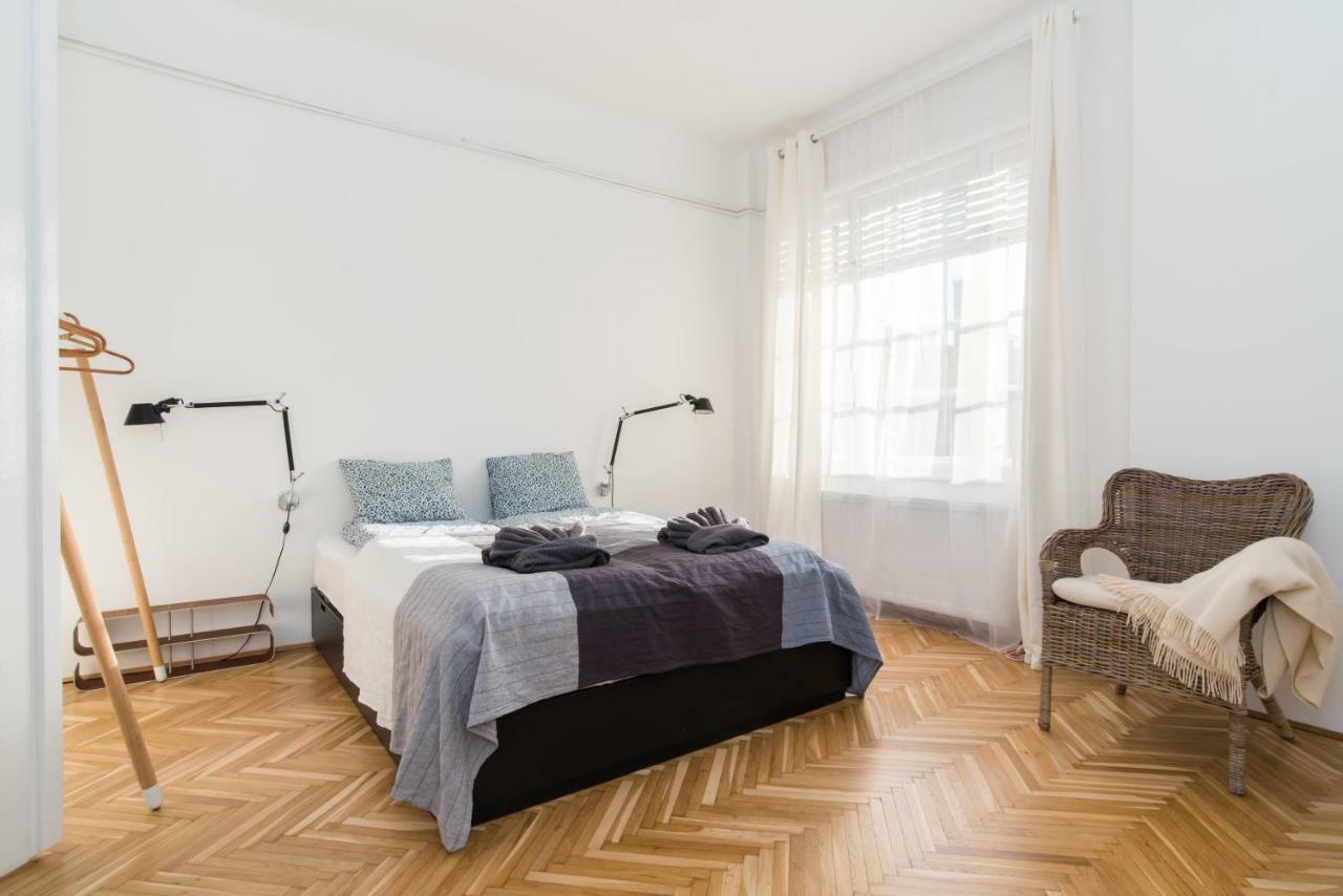 Klauzal Apartment W/3 Bedrooms, French Balcony Budapeste Exterior foto